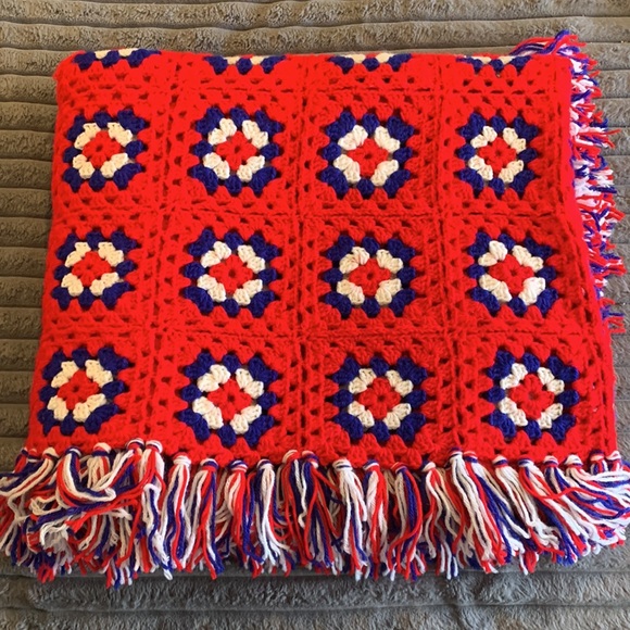 Americana Patriotic Granny Square Vintage Blanket - Picture 5 of 7